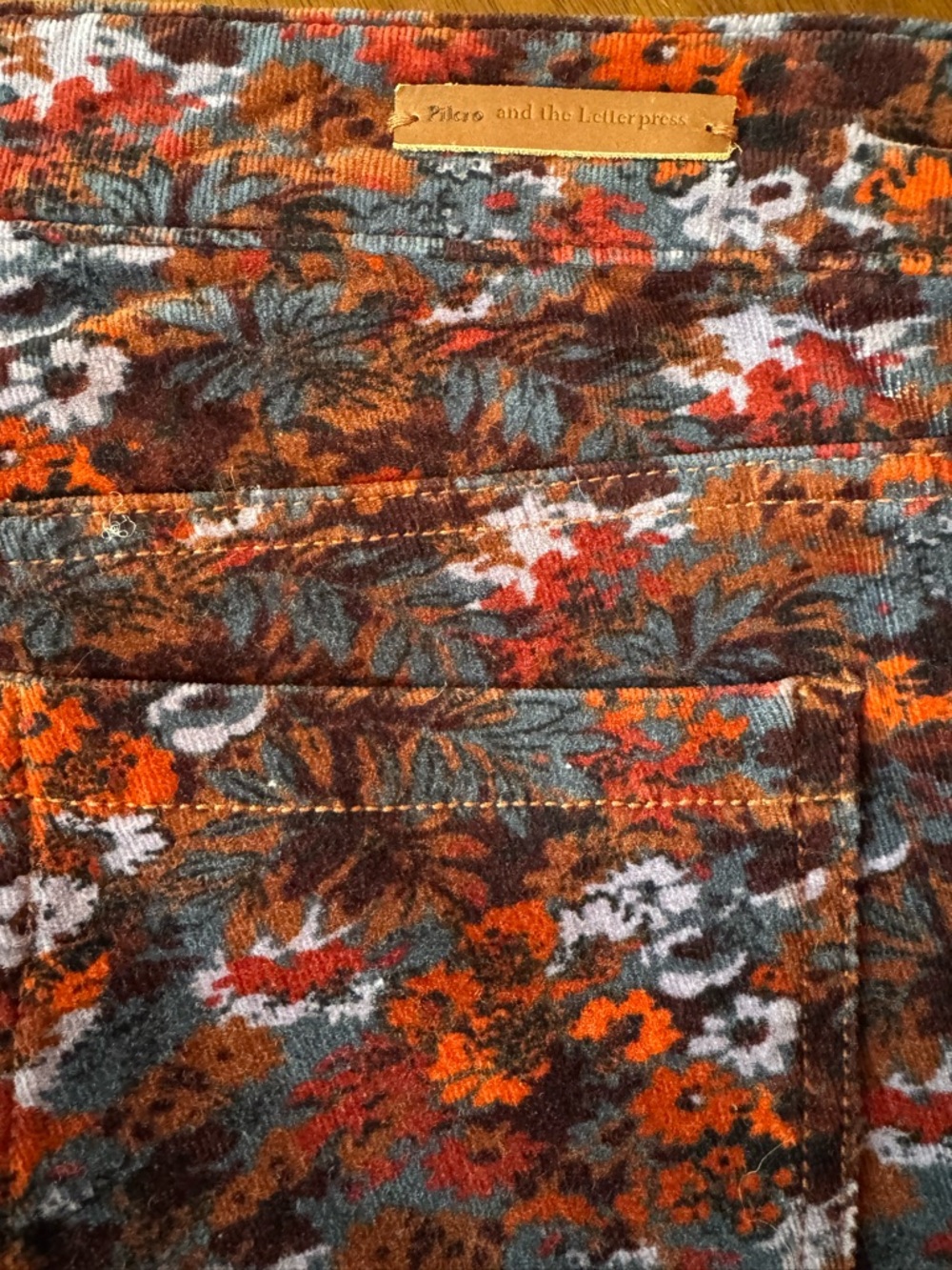 Pilcro Floral Velvet Pants Size 30 - Picture 8 of 8